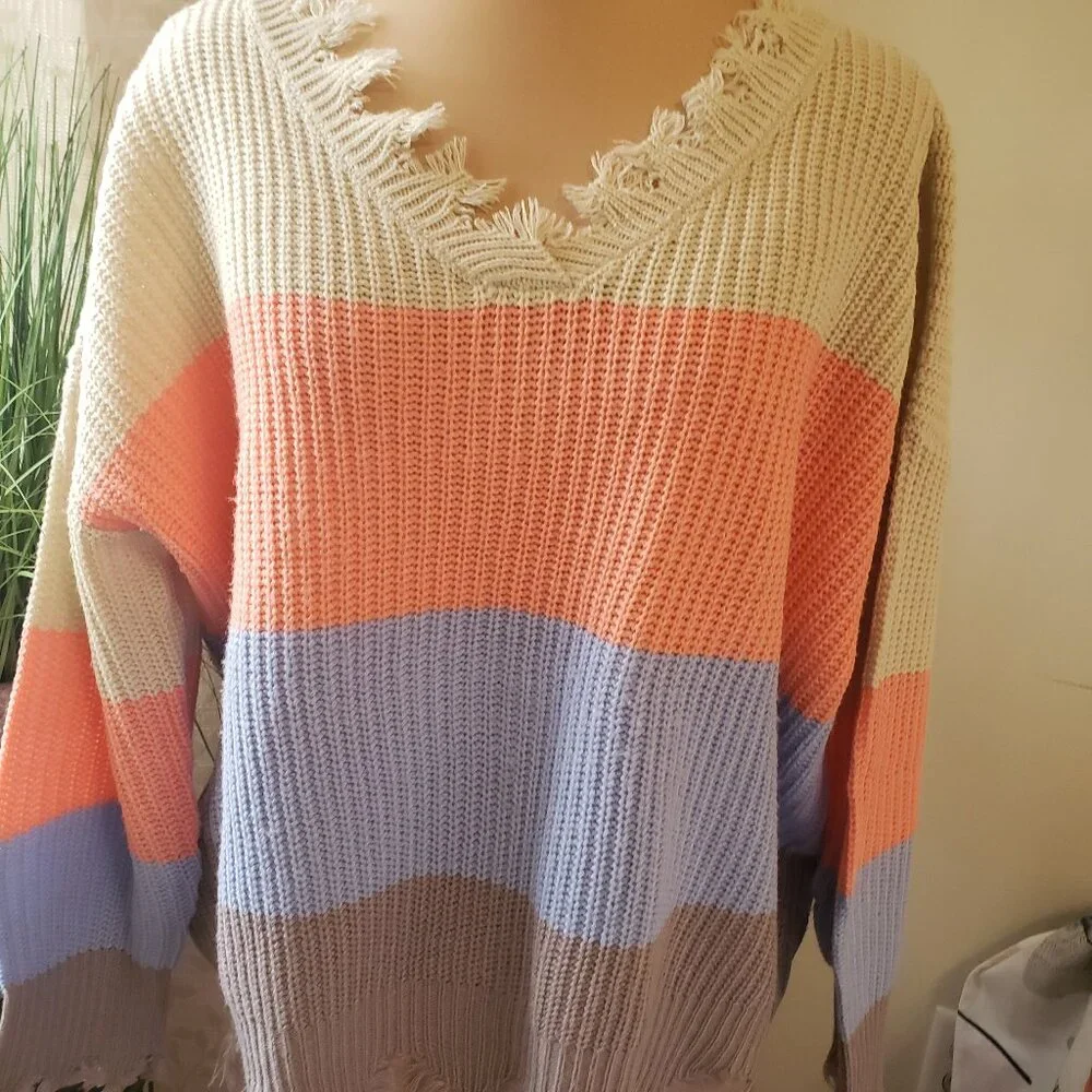 Color Block Distressed Sweater - Picture 2 of 4